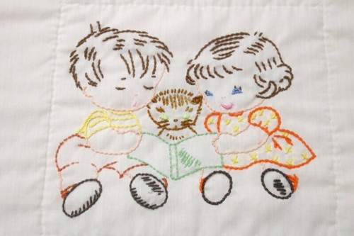 Vintage Hand Embroidered Baby Crib Quilt Pink Children Playing 1980s - Picture 2 of 12