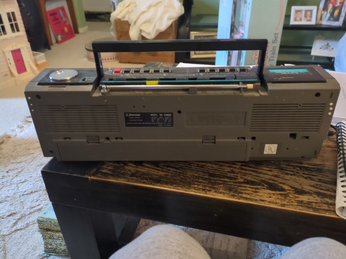 Vintage Emerson CTR 929 AM FM Stereo Radio Dual Cassette Player