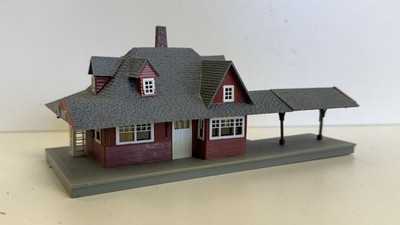 Pola Spur N American Railroad Personen- & Güterbahnhof Bausatz gebautes Gebäude