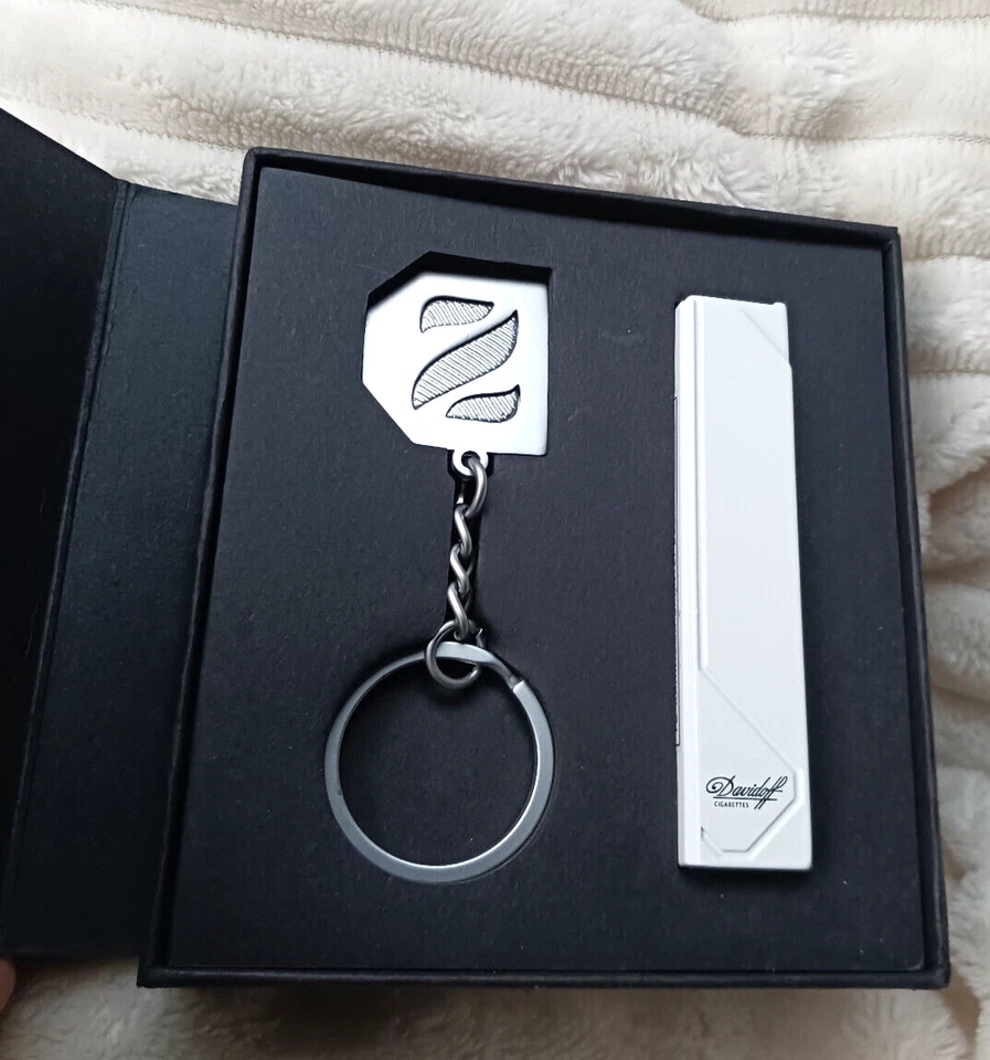 DAVIDOFF CIGARRILLOS PUBLICIDAD NEGRO CONJUNTO ENCENDEDOR + LLAVERO - 041!!! Foto 2 de 4