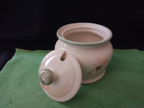 Robert Gordon. Orchard Blossom. Medium Pot & Lid. Made In Australia (?) - Picture 8 of 9