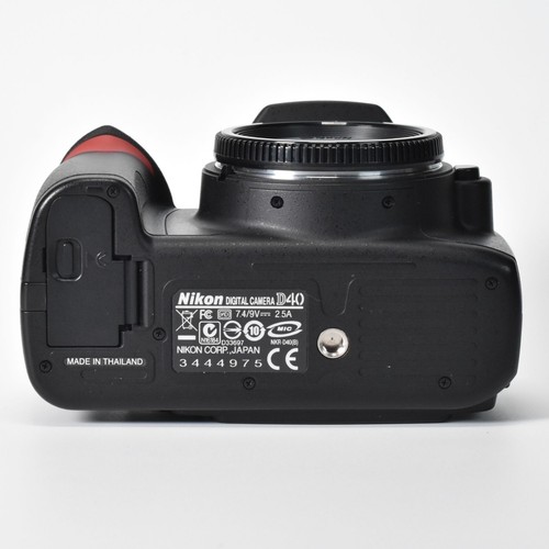 Nikon D40 SLR Digital Camera Kit 6.1MP 18-55mm Lens 700 Clicks 8GB SD Card MINT - Picture 8 of 22