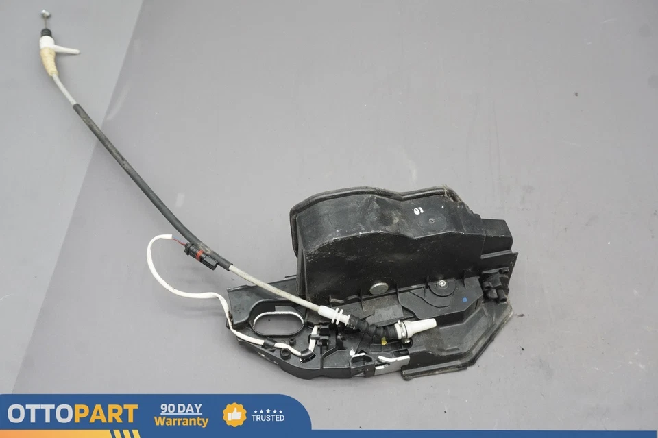Módulo atuador de trava de porta lateral esquerda traseira BMW 550I 2010-2015 FABRICANTE DE EQUIPAMENTO ORIGINAL 7185687 - Imagem 2 de 4
