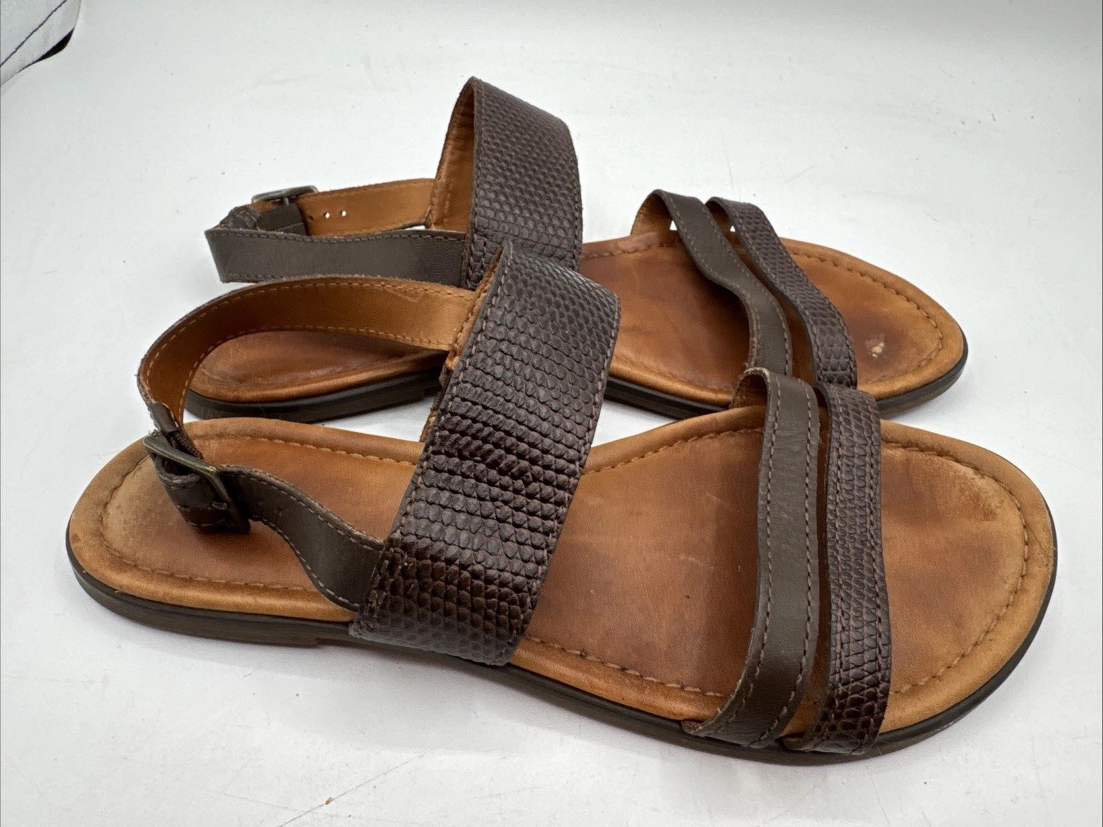 APL Sandali LL BEAN donna 9B STRAPPY pelle marrone ciottolato cinturino alla caviglia piatto NUOVI