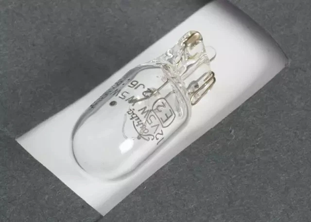 Bombilla original Subaru 784920080 Foto 3 de 4