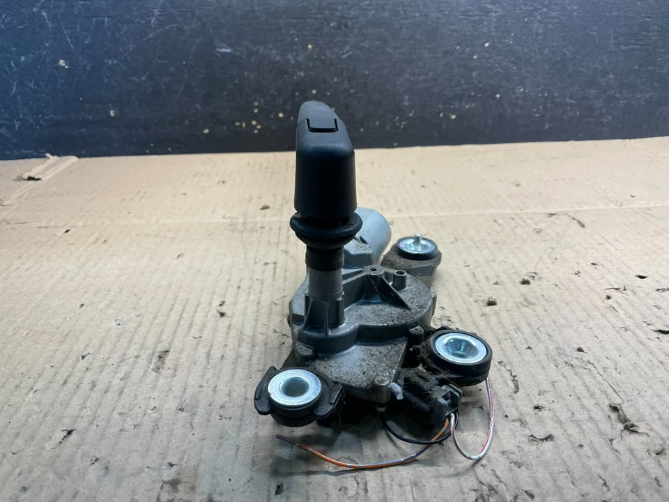 2004 to 2009 Mazda 3 Windshield Rear Wiper Motor V1885 DG - Image 3 of 4