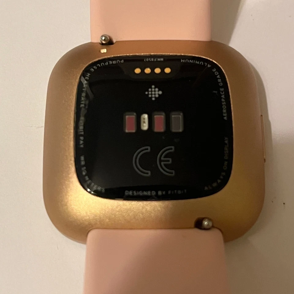 Fitbit Versa 2 - Reloj Inteligente Salud y Estado Físico Cobre Rosa/Banda Rosa FB507 Foto 3 de 4