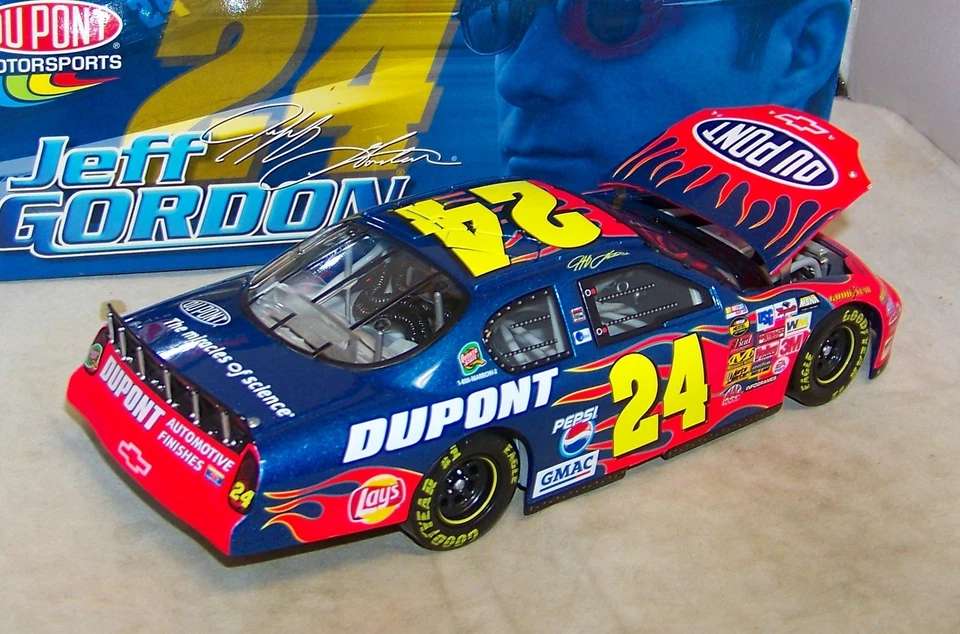 1:24 ACTION 2004 #24 DUPONT MONTE CARLO SS JEFF GORDON RARE CWB CLEAR BANK 1/636 - Image 4 of 4