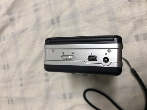 Polaroid POGO Instant mobile printer / Digital Camera - Picture 5 of 7