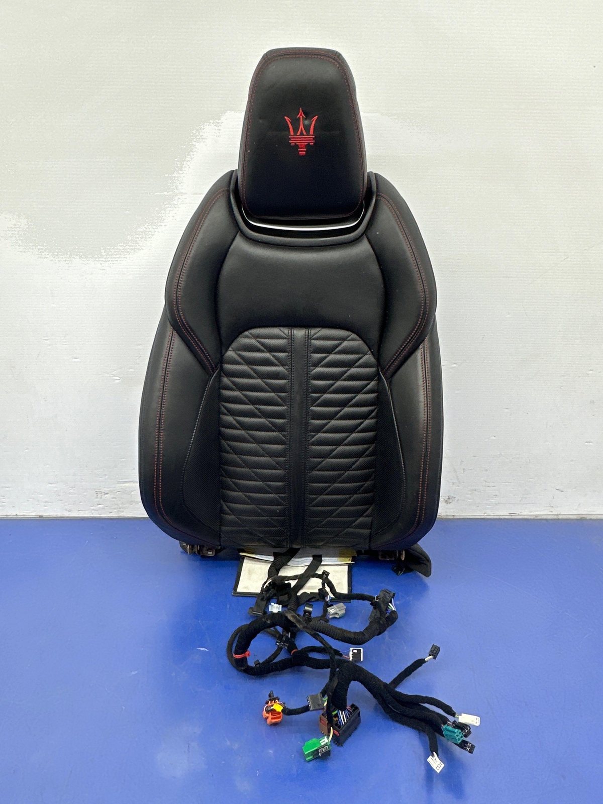 2017-2020 MASERATI LEVANTE OEM FRONT RIGHT UPPER SEAT CUSHION BLACK W/ HEADREST