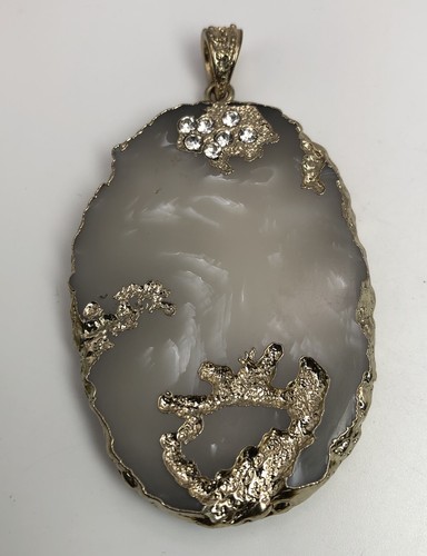 White Agate Slice Pendant With Small Accent Crystals And Faux Gold Detail