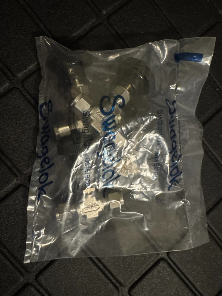 СОВЕРШЕННО НОВЫЙ ЛОТ ИЗ 4 игольчатых клапанов Swagelok SS-1RS4 СДЕЛАЙТЕ ПРЕДЛОЖЕНИЕ - Изображение 2 из 2