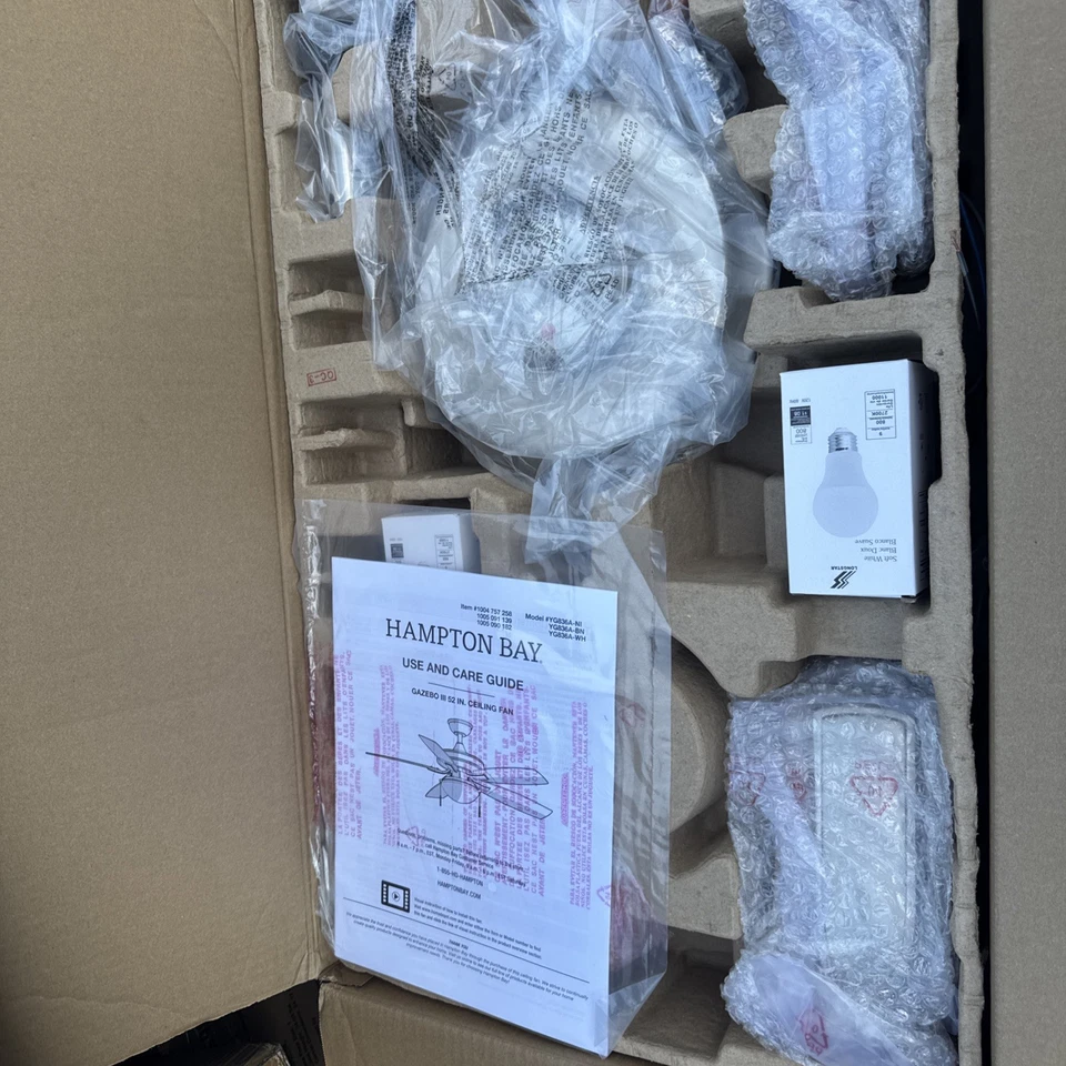 Ventilador de teto Hampton Bay Gazebo 52" LED - ‎YG188-BN - Imagem 2 de 3