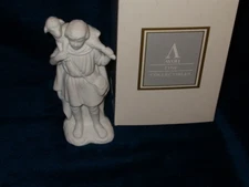 AVON Nativity Collectibles Shepherd with Lamb porcelain perfect 1993 
