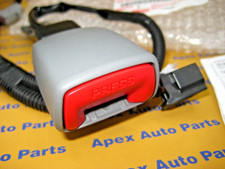 Toyota Tacoma Drivers Left Front Seat Belt Buckle Clip Gray Oem 2005-2015 Toyota Tacoma Drivers Left Front Seat Belt Buckle Clip Gray Oem 2005-2015