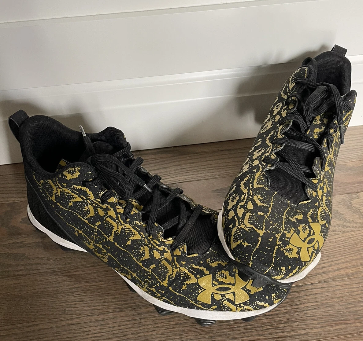 Gold under armour spotlight cleats hotsell