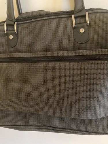 Brand New Ricardo Carry On 19x12.5 Black Gray Plaid Pockets Slide On No Strap - Picture 5 of 12