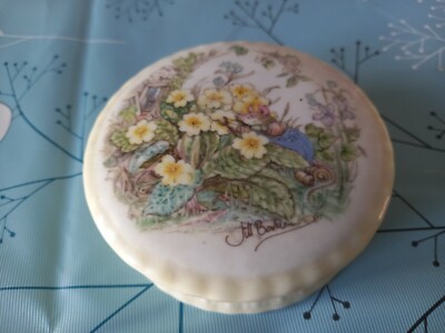 Vintage. ROYAL DOULTON BRAMBLY HEDGE 'SPRING' China Schmuckschatulle