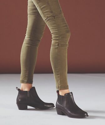 Vionic Bethany Joy Leather Ankle Water Resistant Black Boot Size
