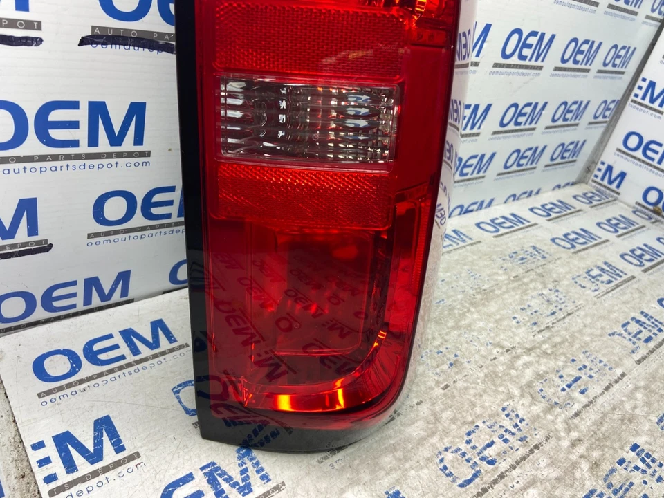 16 17 18 19 SILVERADO pasajero/lado derecho luz trasera lámpara sin LED OEM Foto 3 de 4