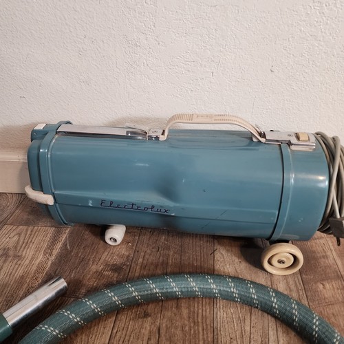 Vintage Electrolux Blue Canister Vacuum Cleaner Model L ~ TESTED & WORKS - Picture 3 of 13