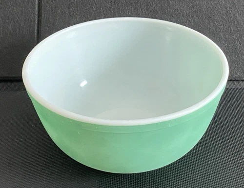 Vintage Pyrex Nesting Bowl #403 2 1/2 Quart Color Green