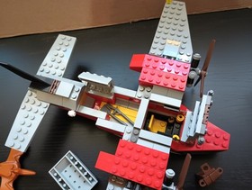 LEGO Adventurers: Island Hopper (5935) & Research Glider (5921) Read Details