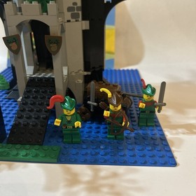 LEGO 6077 Forestmen's River Fortress Complete W/ Instructions Vintage