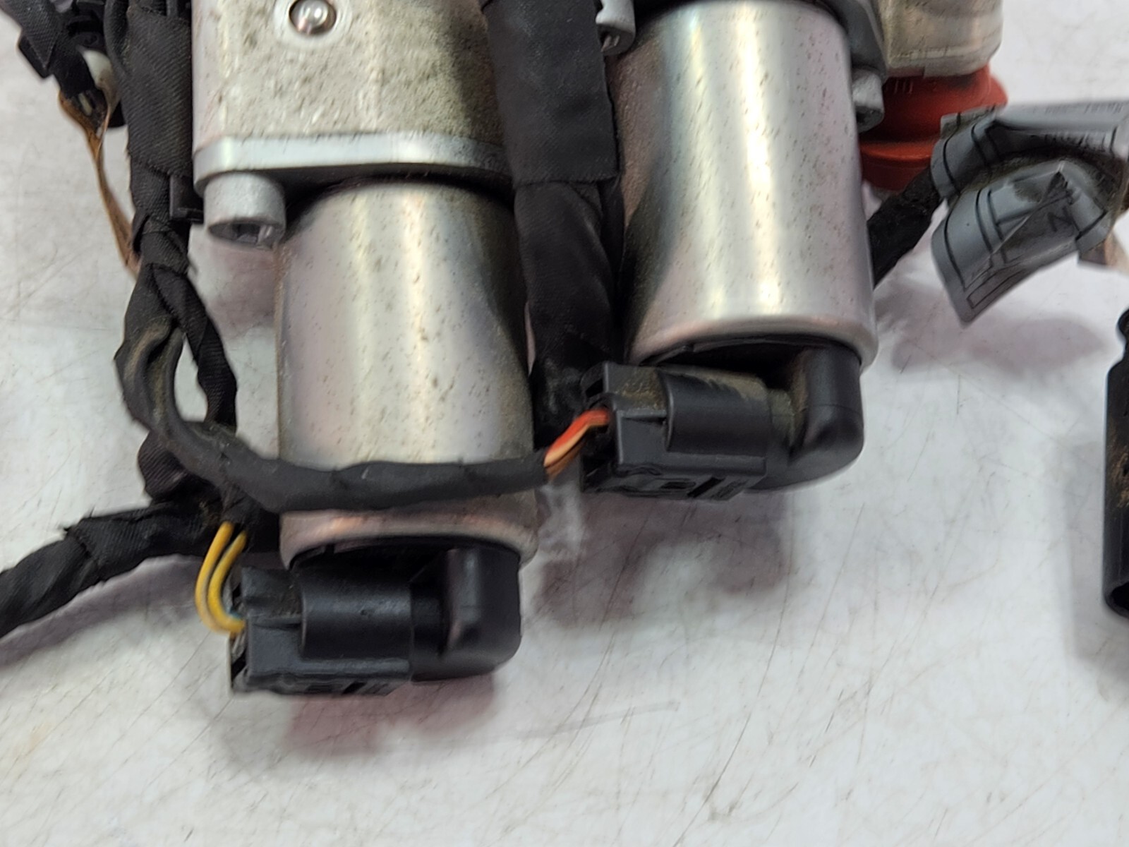 ✅ 2010-2018 OEM Rolls Royce Ghost RR4 Air Suspension Compressor Valve Block