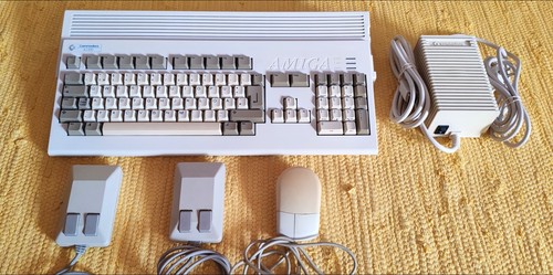 Commodore Amiga A1200 - Photo 2/6