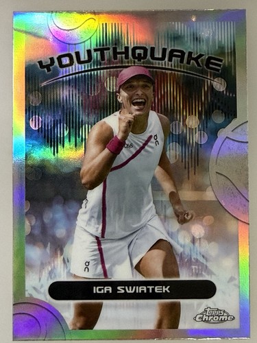 Iga Swiatek #YQE-11 2025 Topps Chrome YouthQuake card