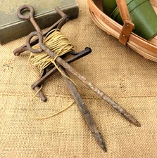 Vintage Garden line winder & pin tool Use or Display prop