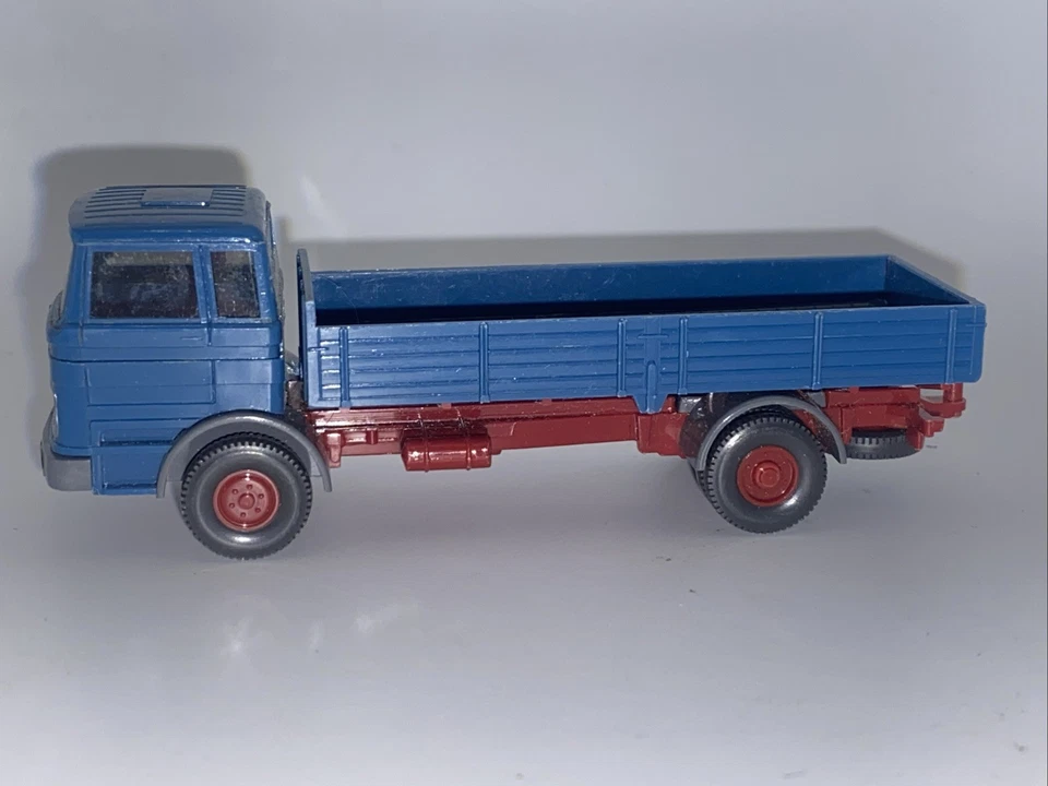 Camión de plataforma plana WIKING Mercedes-Benz (azul) escala 1/87 HO modelo de plástico ¡RARO! Foto 2 de 4