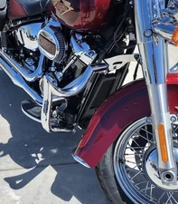 ENGINE GUARD HIGHWAY CRASH BAR FOR HARLEY FAT BOY SOFTAIL HERITAGE 2018-2025