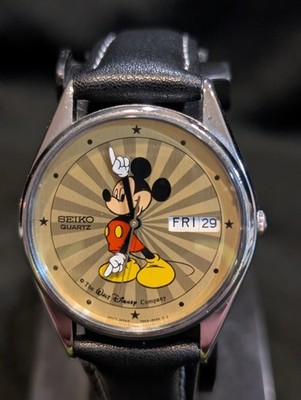 Seiko Men's Vintage Mickey Mouse Iconic Wristwatch 