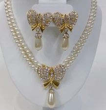 Vtg 2-Strand Faux Pearl Gold Rhinestone Butterfly Choker Necklace & Earrings Set