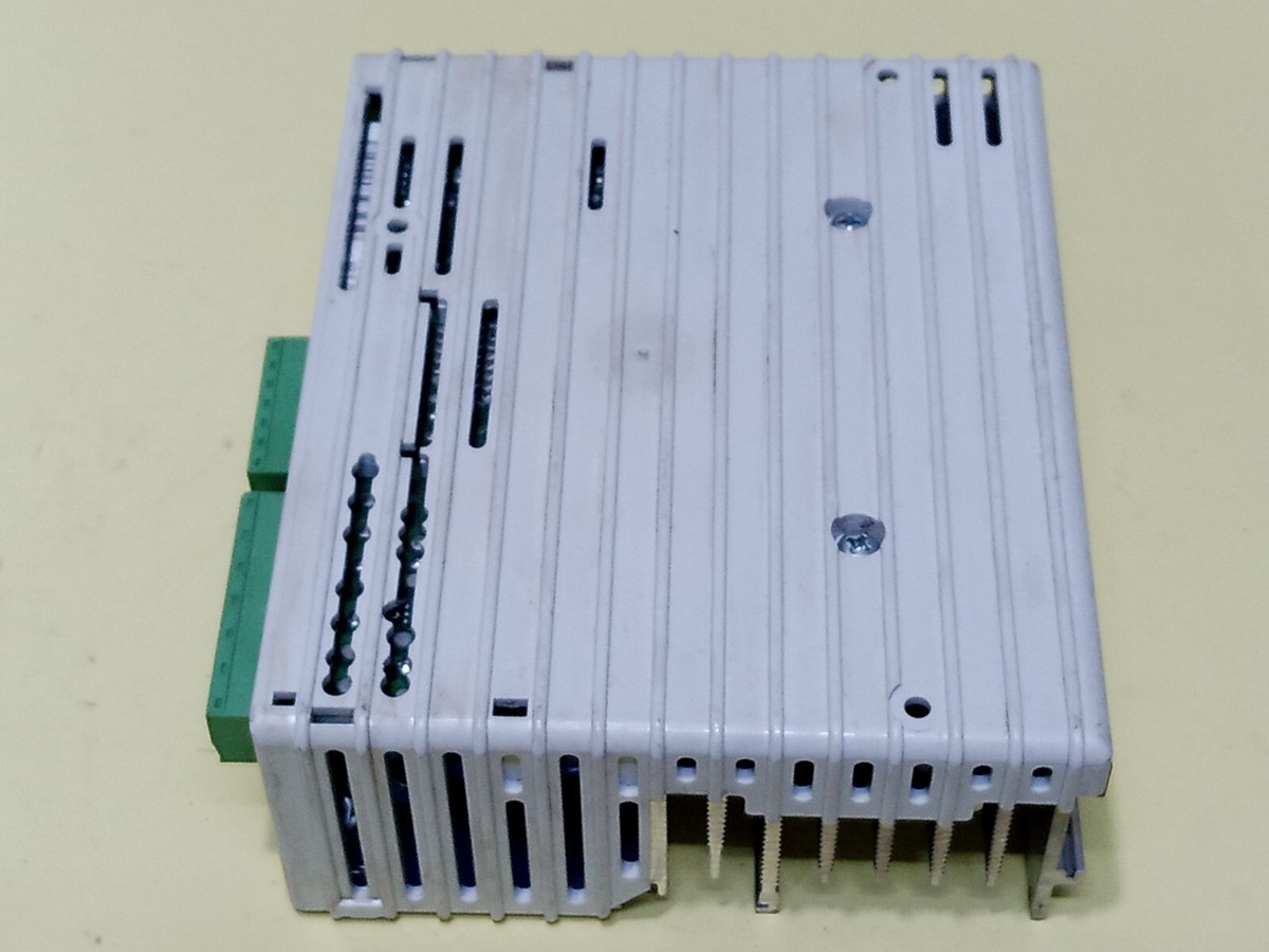 Lenze EVF 8201-E Frequency Inverter Drive 00384003 33.8201-E Lenze EVF 8201-E Frequency Inverter Drive 00384003 33.8201-E