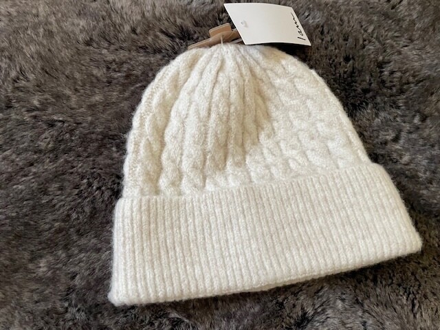 New ivory knit beanie
