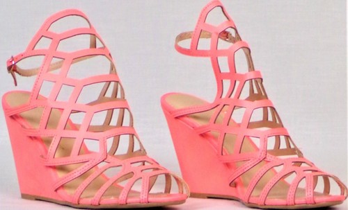 CHARLOTTE RUSSE size 8 coral wedge-heel 