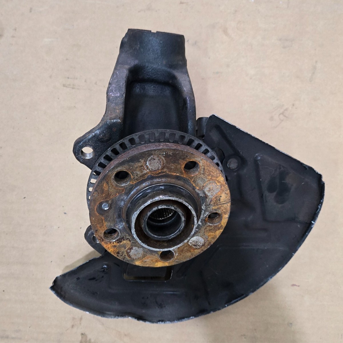 00 01 Audi TT Front Spindle Knuckle Hub Left Driver 8N0407255E for