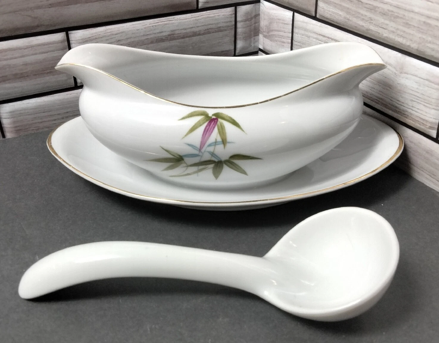 Vintage Bali Gravy Boat (1940s) with attached underplate And Ladle. Gold Trim