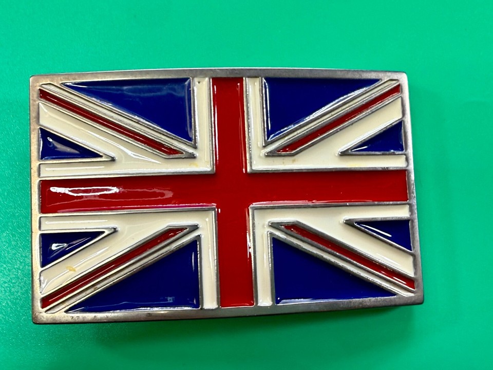 Bolivia Flag Brooch Pin - Oblong Rectangle Shape, Butterfly Or Cylinder Buckle Back, Patriotic Badge (25x17mm)