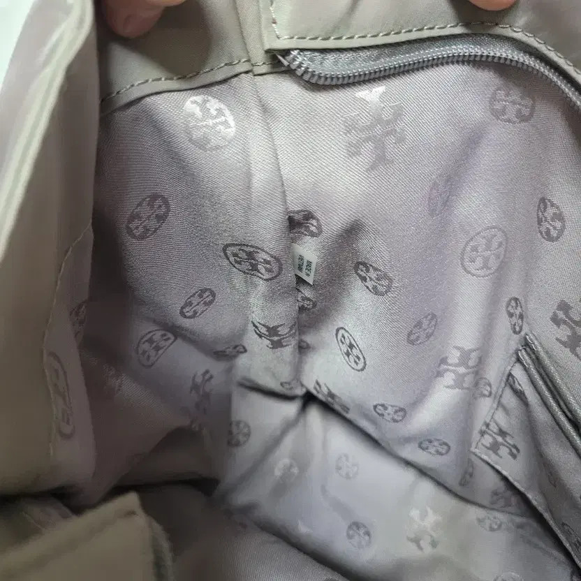 Tory Burch Beige Tote Bag, Lightly Used thumbnail 8