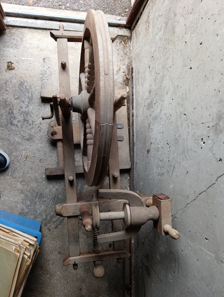 Rouet ancien En Bois Objet De Métier       Art Populaire Vintage  - Photo 3/4