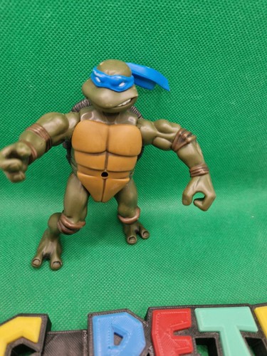 Figura de acción Leo Playmates Teenage Mutant Ninja Turtles TMNT 2002 Leonardo - Imagen 2 de 5