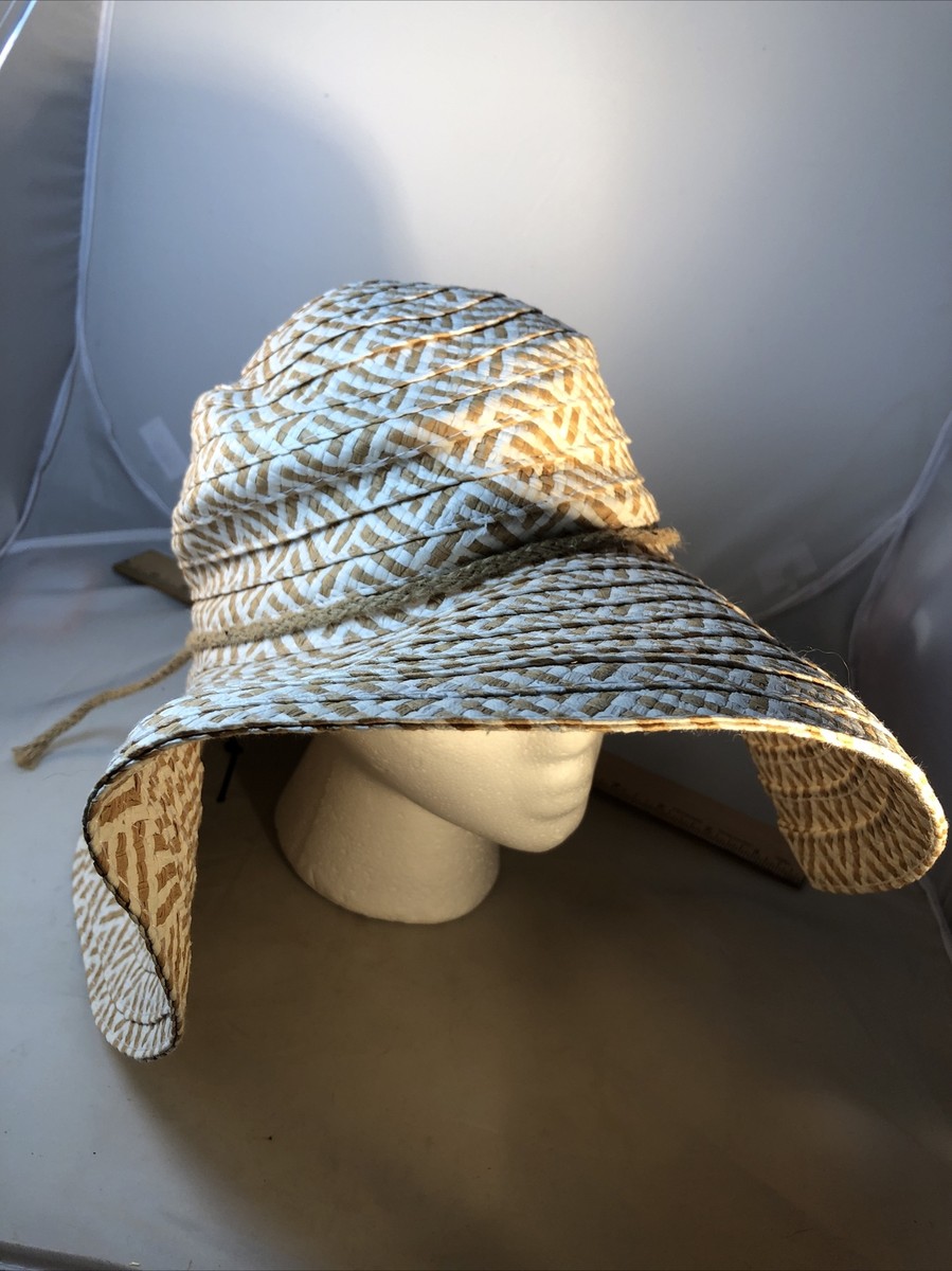 TROPICAL TRENDS WOMEN