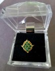 10Kt Yellow Gold Ring Size 8, 9 Green Round Stones, 1.88g