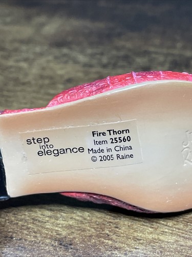 Just The Right Shoe 25560 Fire Thorn Miniature Resin Shoe by Raine - Picture 7 of 8