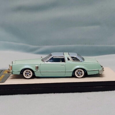 1/64 Ford Thunderbird Lowrider Vehicle Height Adjustable 70S