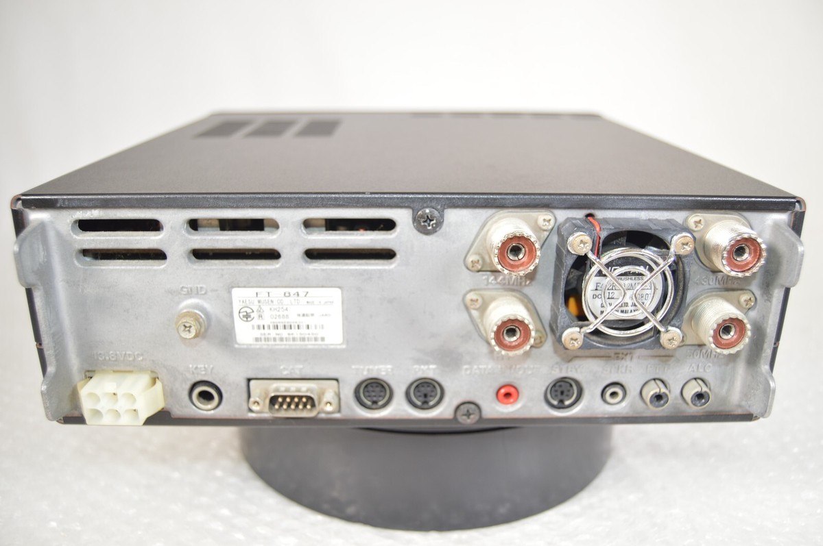 Yaesu FT-847 HF 50 144 430 MHz All Mode Transciever 100w/50W Yaesu FT-847 HF 50 144 430 MHz All Mode Transciever 100w/50W